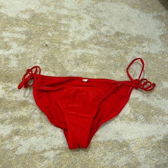 Red string bikini bottoms - Picture 1 of 2